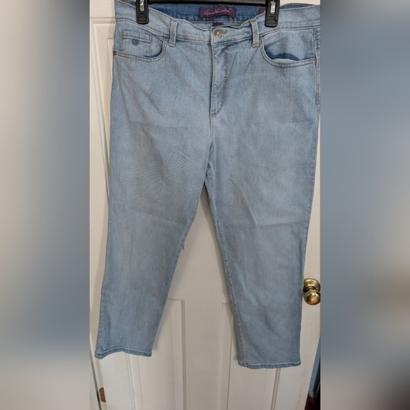 Gloria Vanderbilt  Women's Amanda Jeans Tapered Leg Classic Rise Size 16S (EUC) - Picture 5 of 12